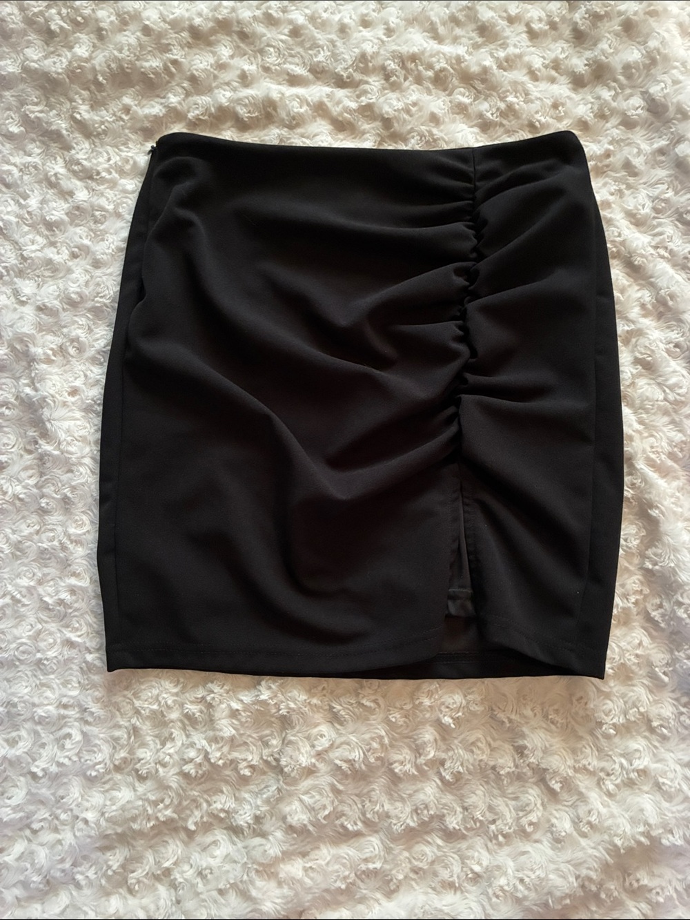 SHEIN Black Ruched Side-Slit Mini Skirt